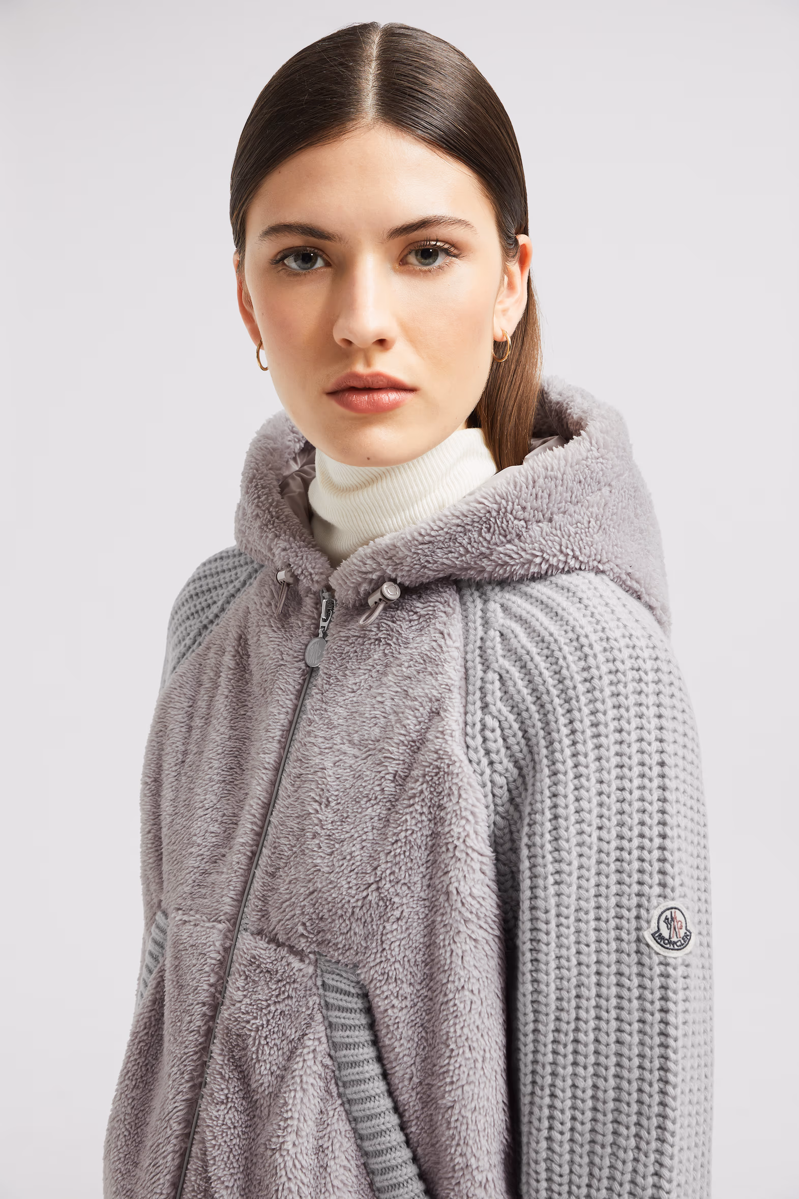 Cárdigan con capucha y cremallera acolchado de lana y efecto peluche Mujer Gris Moncler 4